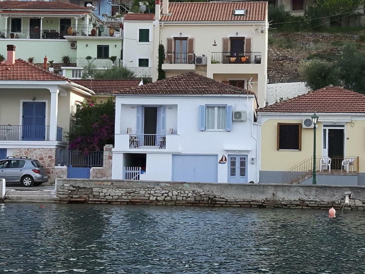 バティ Cavos Seaside Houseヴィラ エクステリア 写真