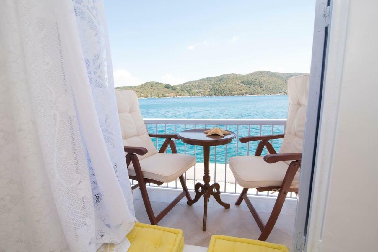 バティ Cavos Seaside Houseヴィラ エクステリア 写真