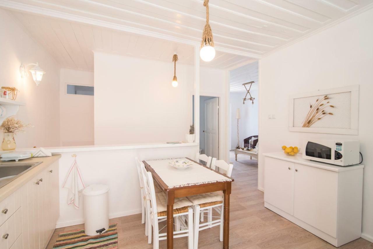 バティ Cavos Seaside Houseヴィラ エクステリア 写真