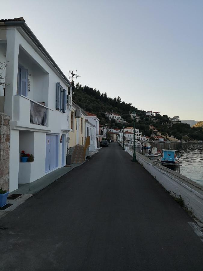 バティ Cavos Seaside Houseヴィラ エクステリア 写真