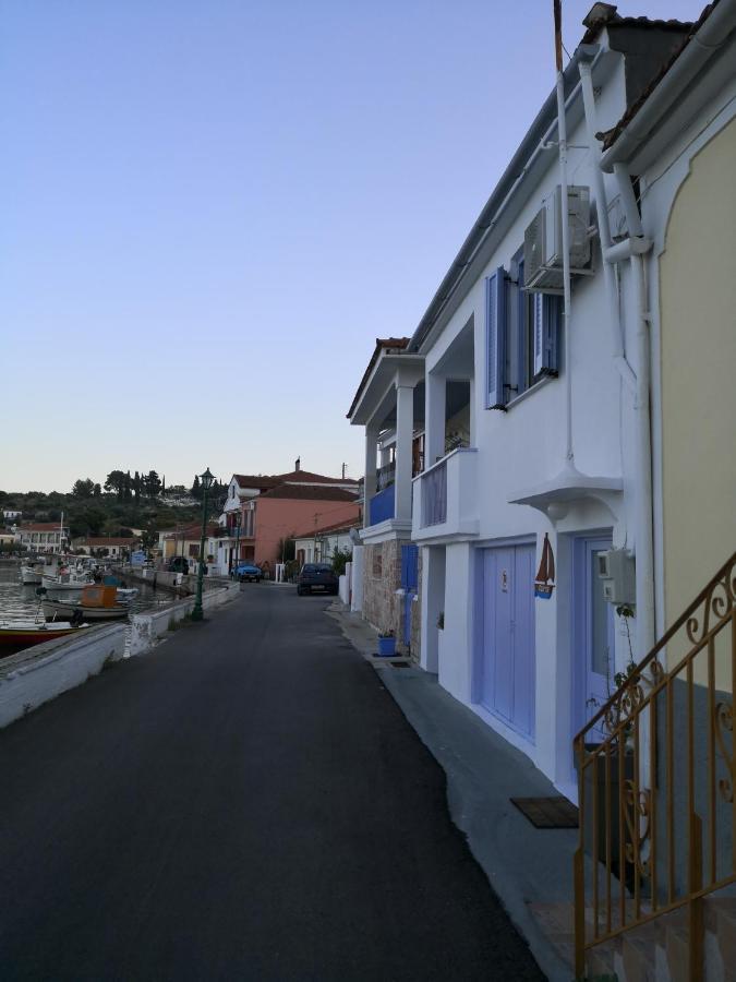 バティ Cavos Seaside Houseヴィラ エクステリア 写真